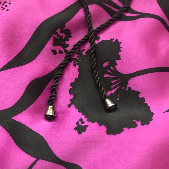 Beautiful Silk Blouse - Picture 11 of 12